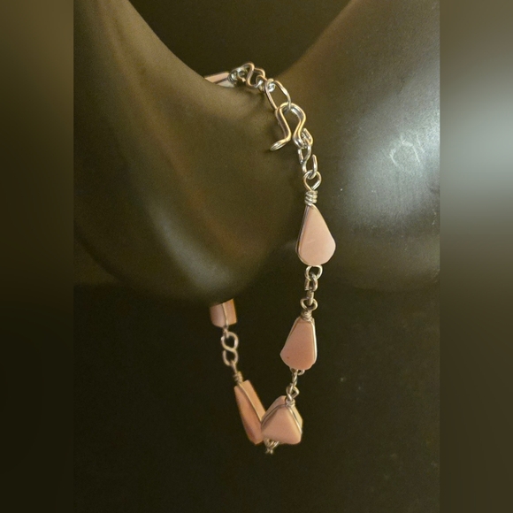 Pink beaded braclet - Picture 2 of 3